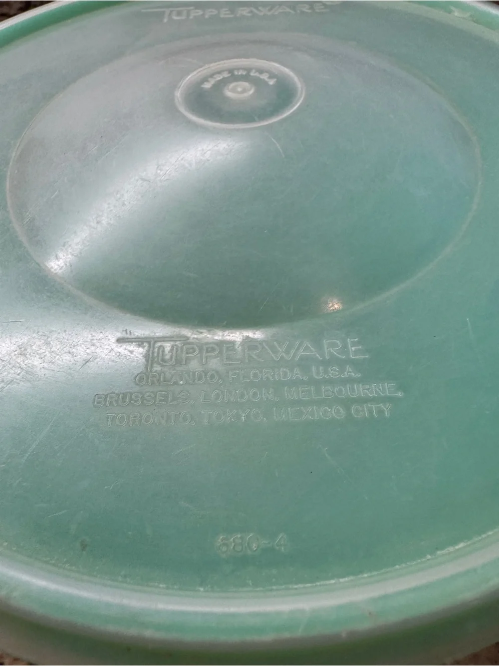 Vintage Tupperware Crisp-It Lettuce Keeper Jadeite Green Bowl 679 & Lid 680